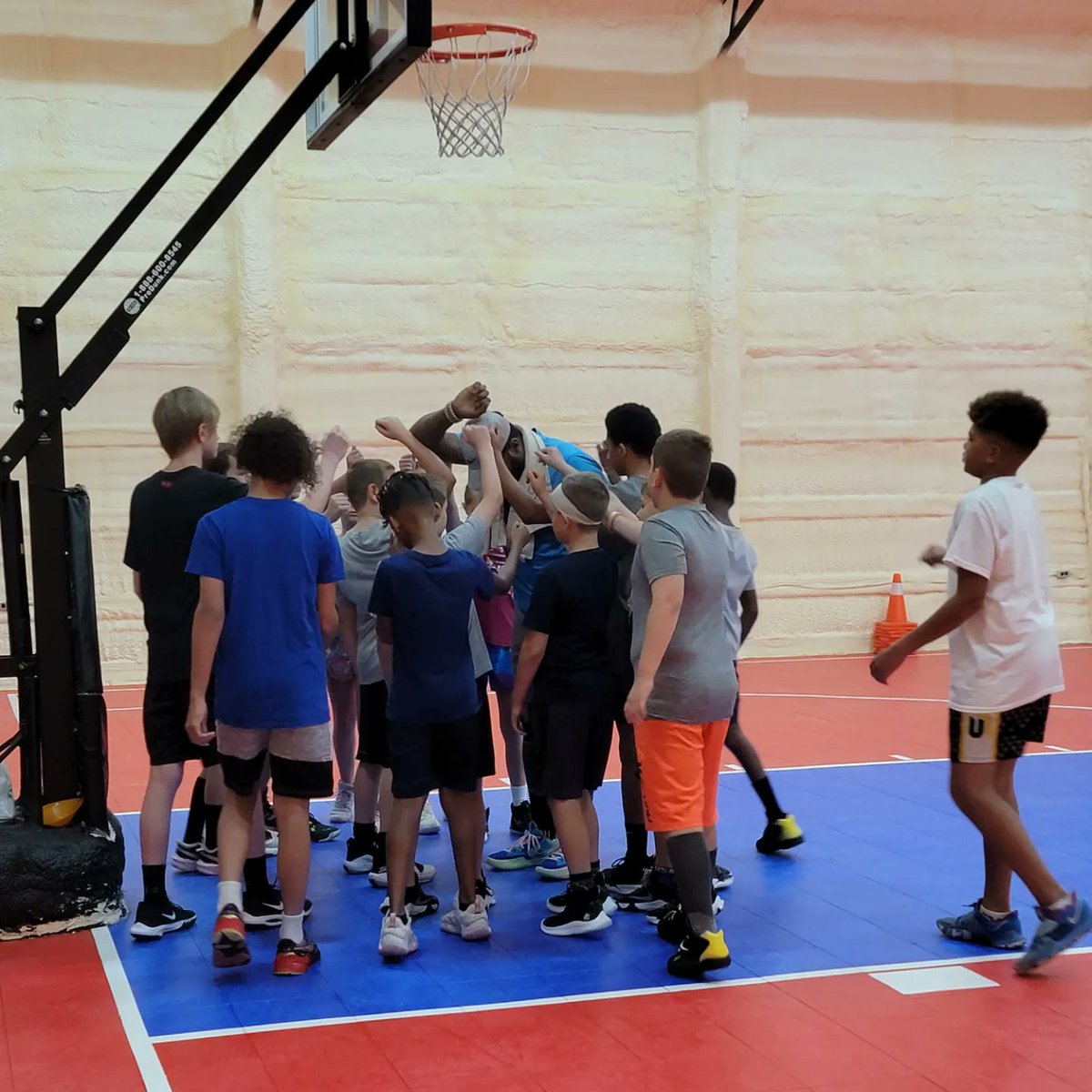 RMimsBasketball's tweet photo. Doing what I love 🖤 https://t.co/jchqMmrlD3