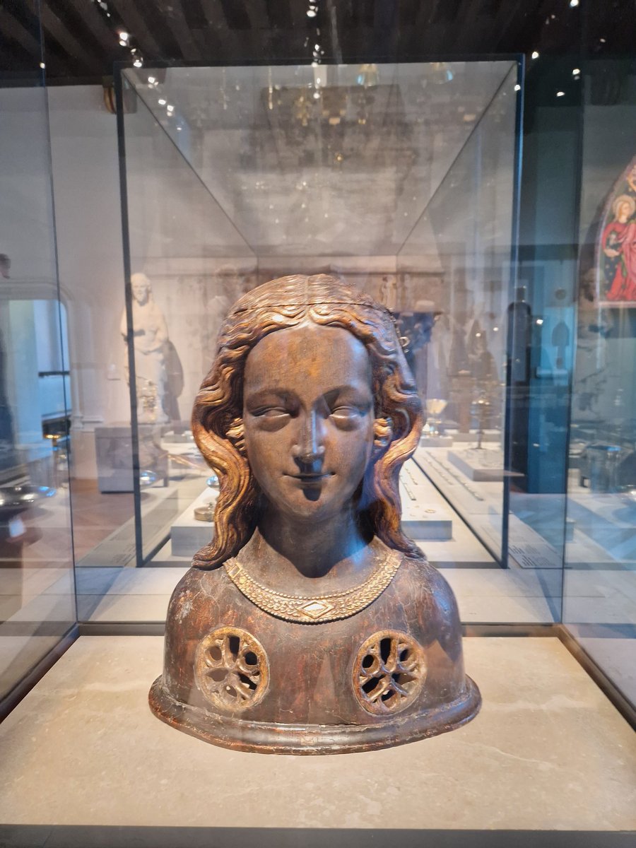 CKerrero's tweet photo. Pour le plus grand bonheur des amoureux de l'histoire et de ses audaces, le seul et extraordinaire musée national consacré au moyen-âge réouvre ses portes le 12 mai ! Un lieu de culture pour tous, ouvert aux scolaires, où la Dame à la Licorne vous révélera ses mystères ! https://t.co/43tsWSZij9