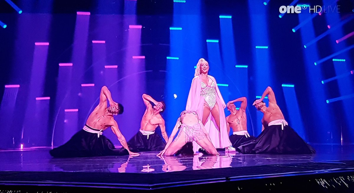 IamIllgner's tweet photo. Die Tänzer mit kollektivem Facepalm.

Ich verstehe sie.
#Eurovision #ESC2022 https://t.co/Kg513pejBR