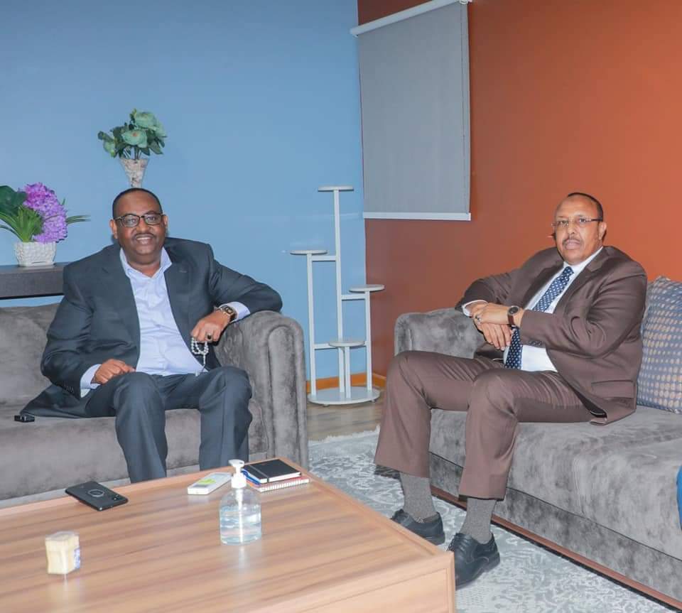 Deni4TheVilla's tweet photo. Madaxweyne H.E @HESaidDeni ayaa hoygiisa Muqdisho ku qaabilay Guddoomiyihii hore ee Baarlamaanka Puntland Cabdixakiim Dhooba-daareed.
#Deni4somalia
#Somalia
#AMNI
#ADEEG
#AMMANO
#15may2022 https://t.co/wNjQOxfGWd
