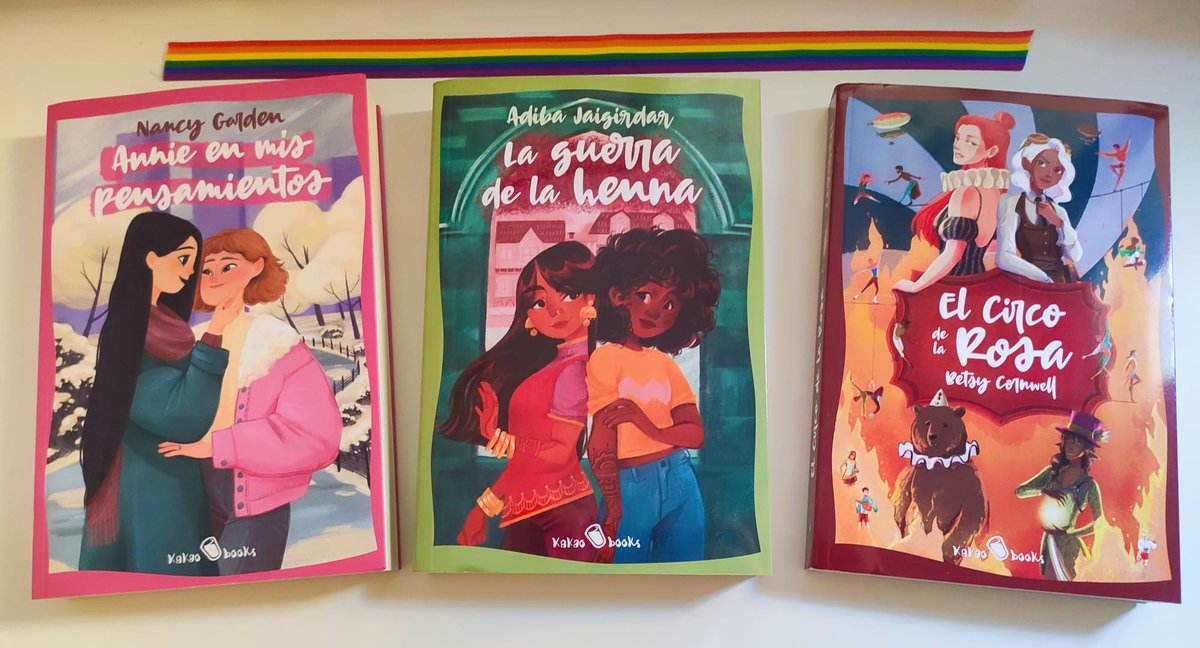 firecrackerx's tweet photo. ✨SORTEO ✨

Hermosos jóvenes, el día 17 sorteo tres libros de la editorial Kakao Books, bonitos, suaves y llenos de sáficas que se quieren. Para participar:

-Haz RT a este tuit. 
-Sigue a @bookskakao para conocer más libros bonitos, suaves y llenos de sáficas que se quieren. https://t.co/k91XpCQM9B