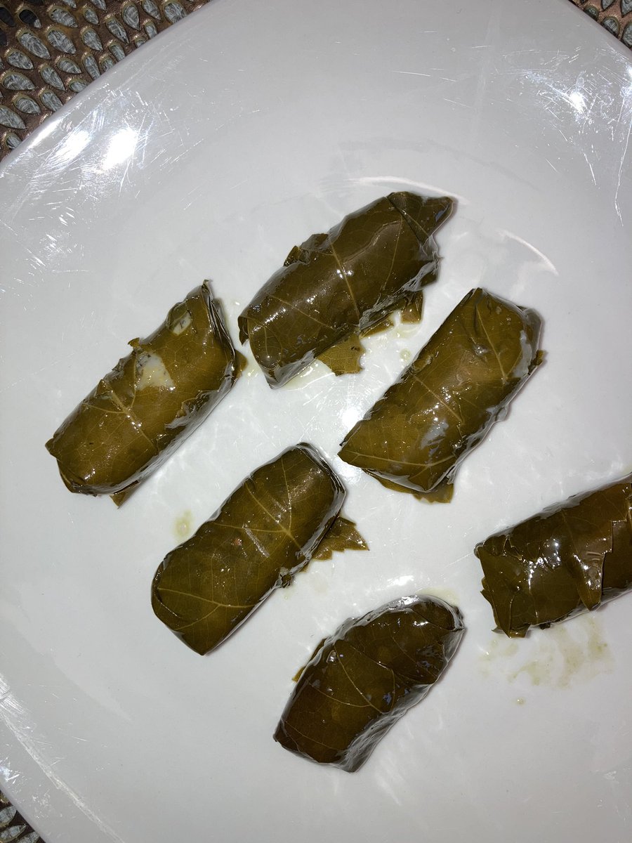 Coco141406's tweet photo. Good afternoon blessings on this beautiful Tuesday don’t forget to stay hydrated and eat healthy. One of my go to fav snack stuffed grape leaves by Dolmas. #dolmas #stuffedgrapeleaves #food #grapeleaves https://t.co/jitNt4hJfY