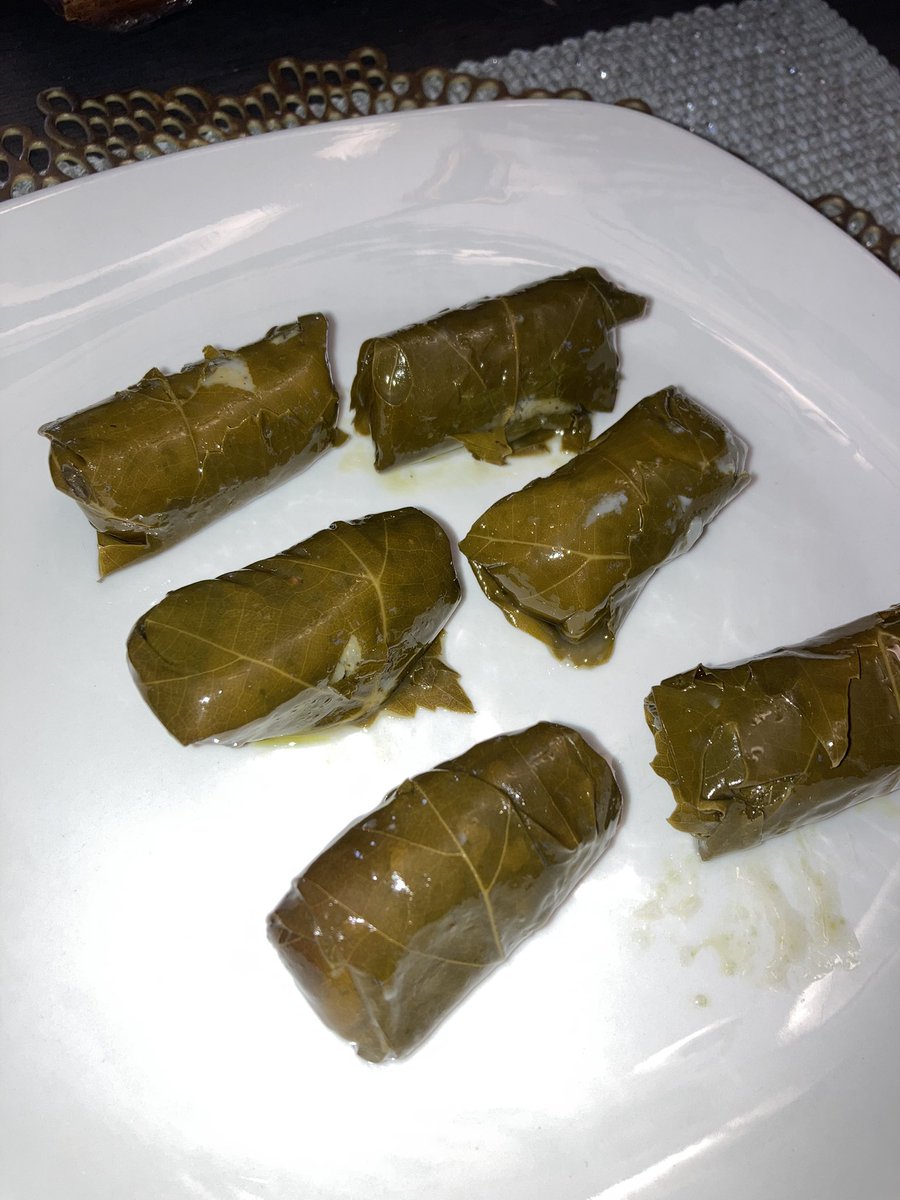 Coco141406's tweet photo. Good afternoon blessings on this beautiful Tuesday don’t forget to stay hydrated and eat healthy. One of my go to fav snack stuffed grape leaves by Dolmas. #dolmas #stuffedgrapeleaves #food #grapeleaves https://t.co/jitNt4hJfY