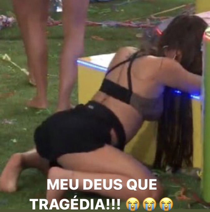 2 pic. fui começar a fazer um dragão no nomad mas dobrei demais a coluna dele e ele ficou mds que tragedia