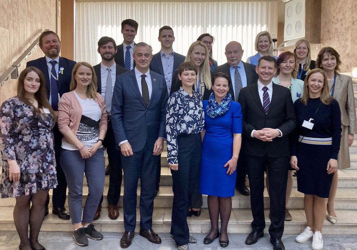 vseviov's tweet photo. Handing over the Team Europe Partnerships Portal to 🇪🇺 @EU_Commission - 🇪🇪-developed innovative solution to bring together the needs of partner countries with the solutions offered by 🇪🇺, leading to more effective development cooperation, and more bang for our bucks (Euros). https://t.co/mbTkqGN7Dt