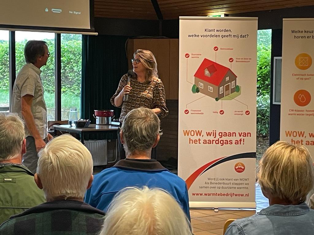 annejanssen's tweet photo. Vanavond in gesprek met de eerste klant van WOW, het warmtebedrijf van bewoners in de Benedenbuurt. Wil je ook duurzame warmte en woon je in de Benedenbuurt, kijk dan op: https://t.co/Z8Npfjeax6 https://t.co/Lb57yZODk3