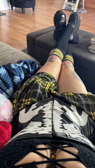 Getting myself feeling cute, to take some &ldquo;Hufflepuff&rdquo; pictures later.. I loved the &ldquo;Slytherin&rdquo; ones<a href="/tag/skype"class="tags"><span>#skype</span></a>