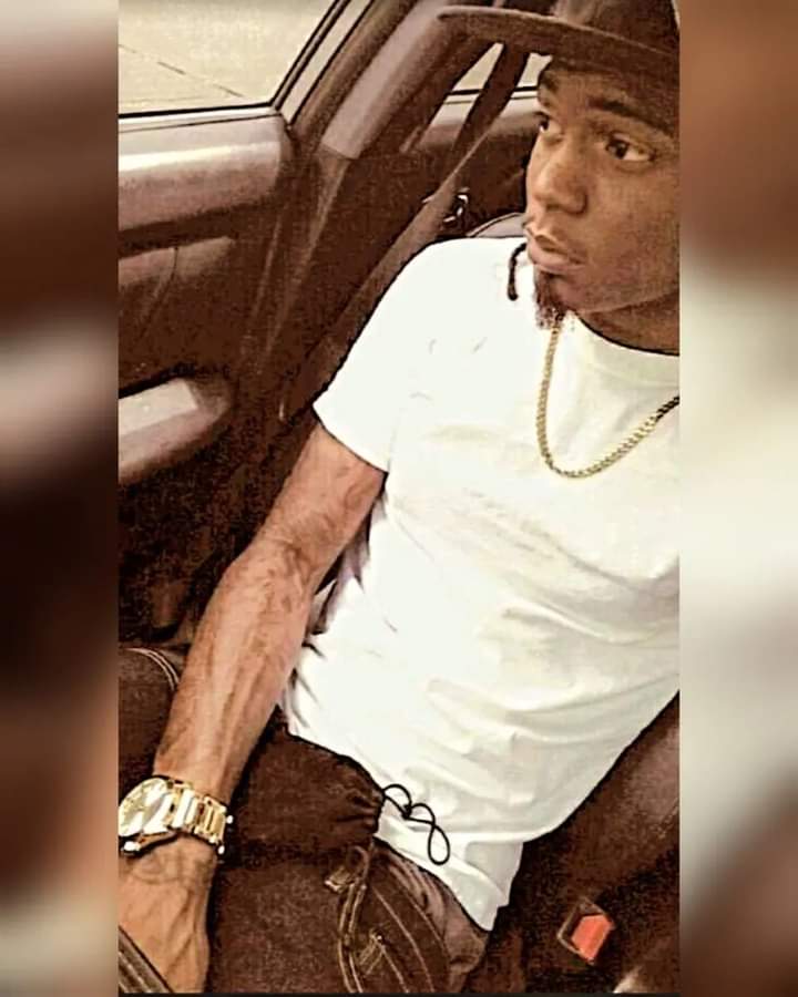 Novva619's tweet photo. It aint peezy✌🏾✌🏾 till they free mi✌🏾✌🏾💵💵💰💰💎💎😈😈👑 👑 https://t.co/6xGt1p7KlZ
