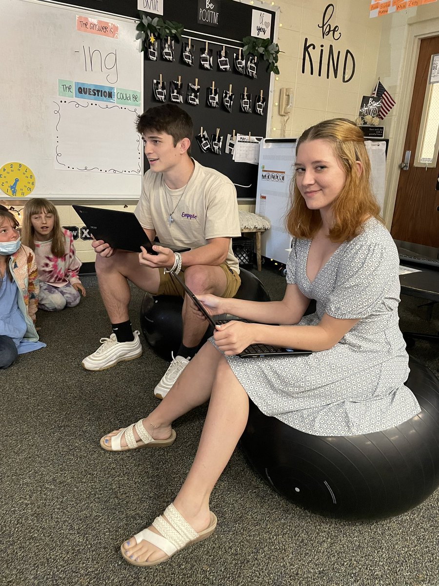 GrayMetcalf's tweet photo. I am so impressed with our Washington county family! David Crocket high schools creative writing class wrote children’s books and read them to our JES kiddos today. #family #bestcountyonthePLANET @JES_tigers  @WCDE_TN https://t.co/j0AIgUHJQo