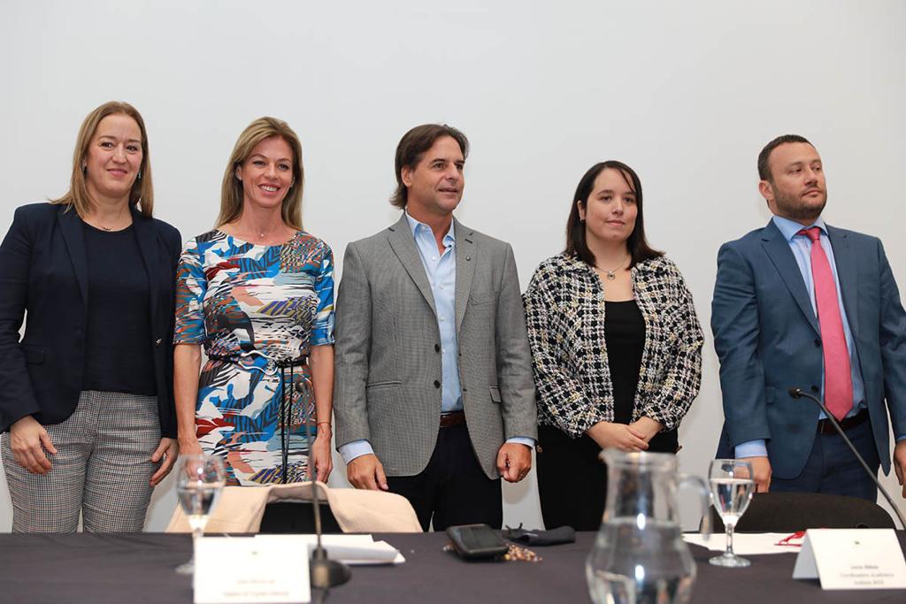 loliponcedeleon's tweet photo. Hoy presentamos la segunda edición del Programa Sembrando Redes Sociales, a través del cual se otorgarán 400 becas para que emprendedores de todo el país adquieran herramientas digitales y puedan manejar su negocio en el ámbito online. https://t.co/YdvXnsVAi2