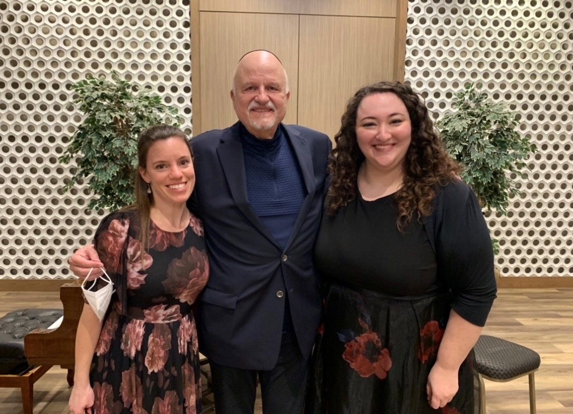 Yesterday evening our halls were once again filled with music! The latest in our Sounds of Sinai series featured an outstanding high-energy performance by Jaclyn Grossman, our Ben Steinberg Young Artists Competition award winner, accompanied by pianist Rachael Kerr.