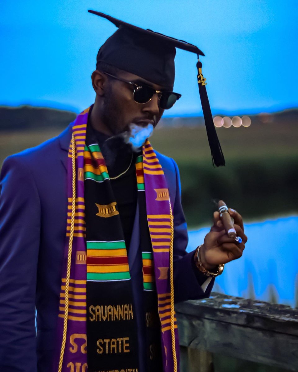 givoooooo's tweet photo. I'm turned up, can't turn me down, I made my mama proud🤞🏾
#Savannahstate #HBCUgrad #HBCUBUZZ #SSU22 #hbcupulse https://t.co/ngcgRX8TCP