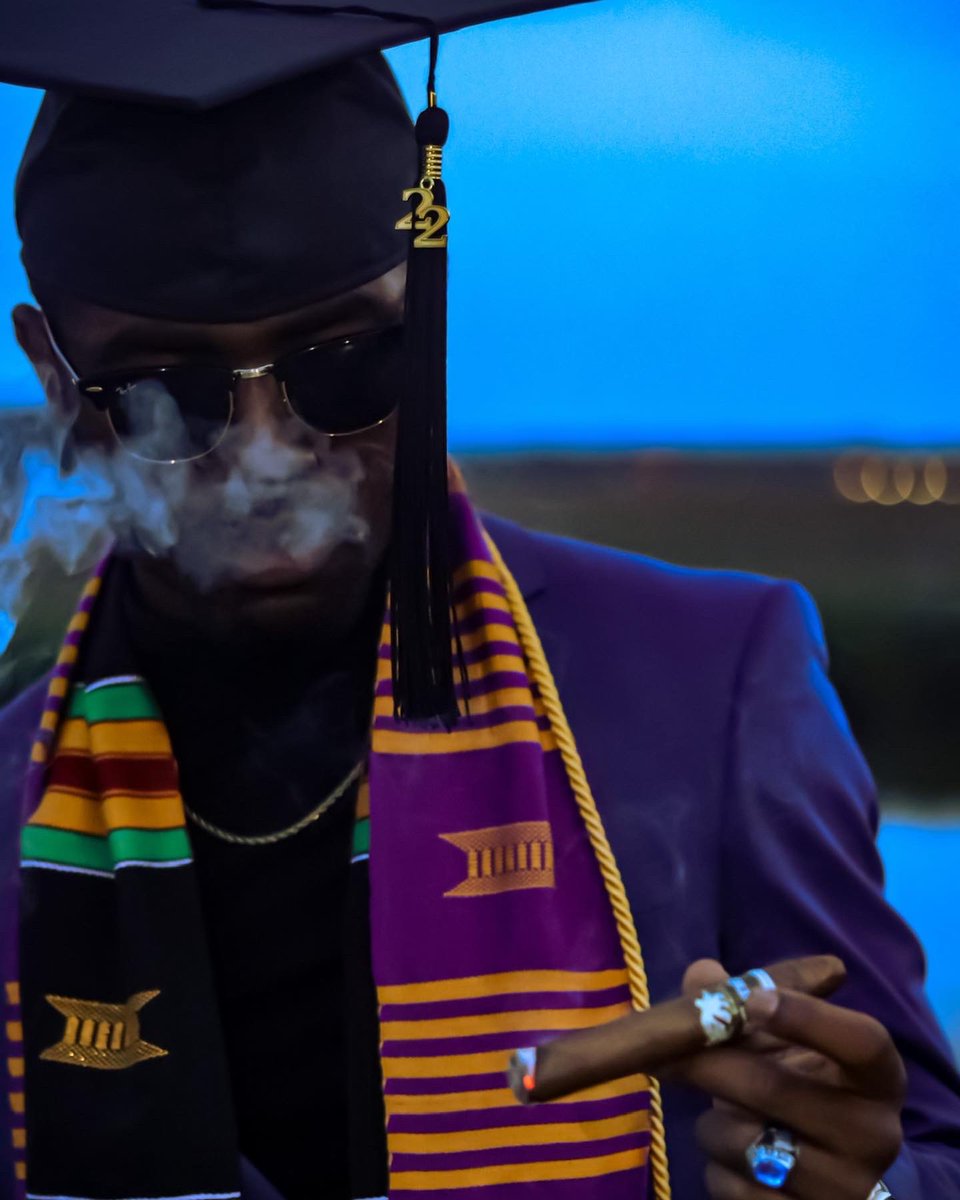 givoooooo's tweet photo. I'm turned up, can't turn me down, I made my mama proud🤞🏾
#Savannahstate #HBCUgrad #HBCUBUZZ #SSU22 #hbcupulse https://t.co/ngcgRX8TCP