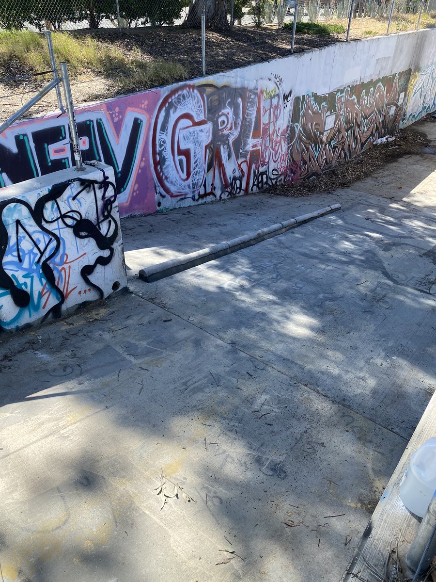 zack_dowdy's tweet photo. Made a Slappy Curb, it was dirty &amp; fun! #skatetwitter #skatediy #slappy https://t.co/1SERbjLc41