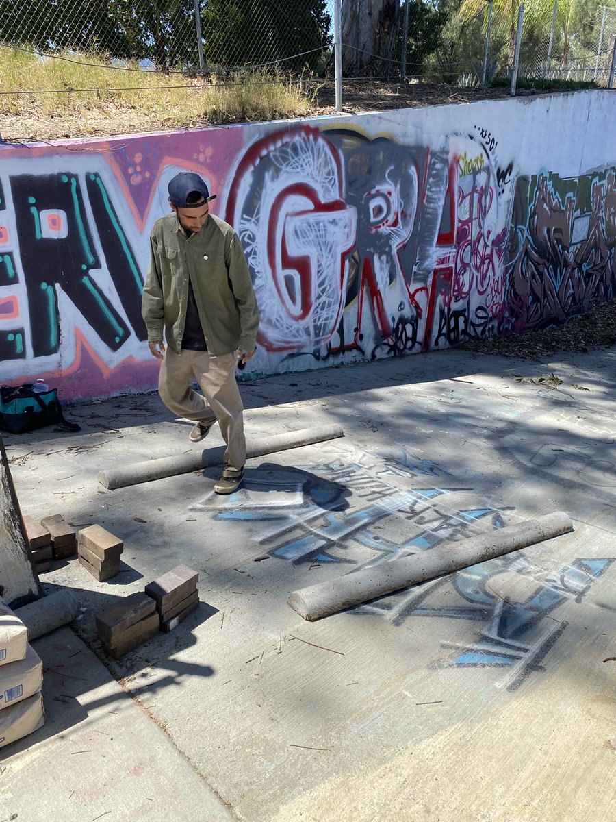 zack_dowdy's tweet photo. Made a Slappy Curb, it was dirty &amp; fun! #skatetwitter #skatediy #slappy https://t.co/1SERbjLc41