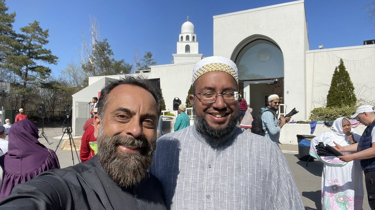 imranhasanyyz's tweet photo. @Bohras_Canada @Dawoodi_Bohras @YRP @JustinTrudeau @CanadianPM @PaulChiangMU @DaisyWai_ @DavidWestRH @iainlovattws @RaikaSheppard @_Roozbeh Thank you for the kind invitation to celebrate #EidUlFitr #StrongerTogether https://t.co/P7n5yyqDF4