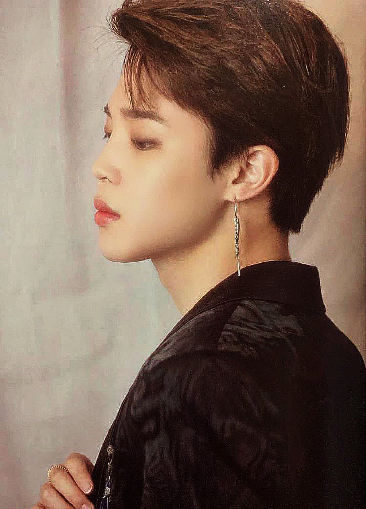 sofiahaha111's tweet photo. jimin had been suffering since day one. hybe wont bother crediting him? hybe such a sh1tty a$$ company. treat jimin fairly, we all know jimin wouldnt say no. you stup1s sh1ts. f:ck you.  
#BeFairToJimin
JM LOOKS HOT HERE https://t.co/gPbH4LD5f2