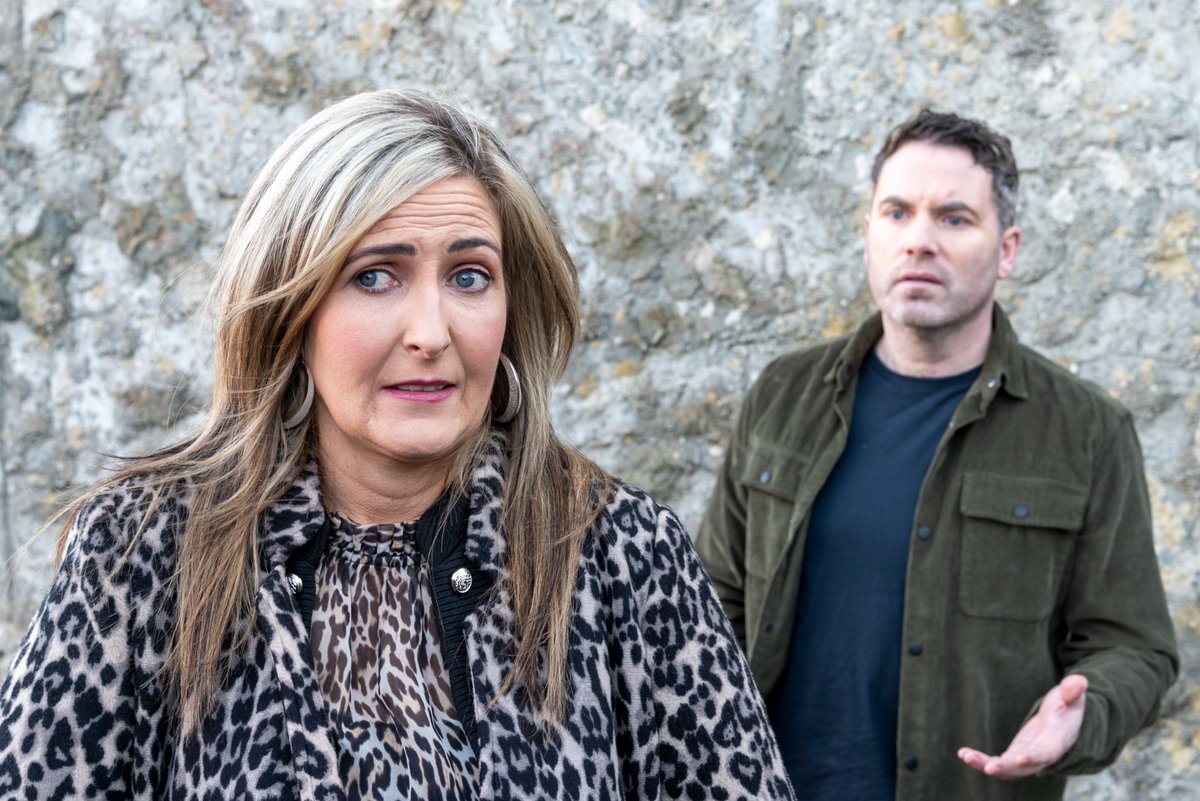 dmpr_galway's tweet photo. Anocht @RosnaRun 8.30pm @tg4 Tá Berni dóchasach go bhfuil Briain @macgearc ag bogadh ar aghaidh 🙄.  Bíonn argóint idir Niall agus Bobbi Lee @annamarianicd3. #weddingjitters b'fhéidir!! Tá Tadhg lán le scéiméireacht. #drama #gaeilge #gaeltacht #Chonamara #Connemara #gaillimhabú https://t.co/U3cPL8dp0i
