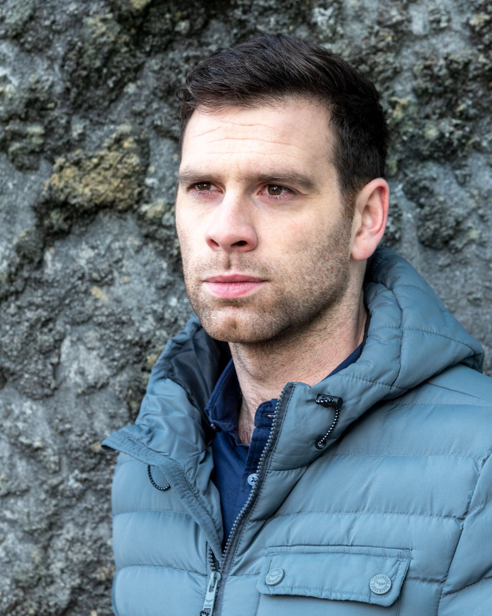 dmpr_galway's tweet photo. Anocht @RosnaRun 8.30pm @tg4 Tá Berni dóchasach go bhfuil Briain @macgearc ag bogadh ar aghaidh 🙄.  Bíonn argóint idir Niall agus Bobbi Lee @annamarianicd3. #weddingjitters b'fhéidir!! Tá Tadhg lán le scéiméireacht. #drama #gaeilge #gaeltacht #Chonamara #Connemara #gaillimhabú https://t.co/U3cPL8dp0i