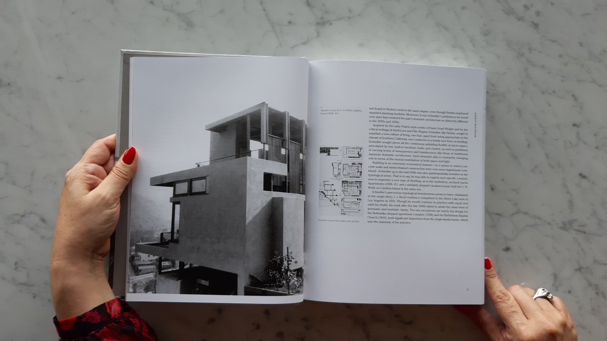 PodioMX's tweet photo. Martes de Libro: El otro movimiento moderno
Leer más 👉 https://t.co/aJNXuj3xGE
#KennethFrampton #MartesdeLibro #arquitectura #libros #librosrecomendados #desdeelpodio https://t.co/0bhmvjKtER