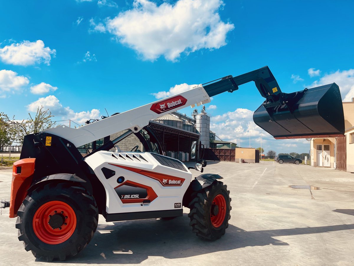 vimeksim's tweet photo. Brand new addition to our machinery at#VimeksimKooperacija - telehandler #Bobcat latest version. Design of this beast 🚀 is just amazing!👌
Potpuno nov dodatak našoj kolekciji mašina u #VimeksimKooperacija - telehender #Bobcat najnovija verzija. Dizajn ove zveri jeneverovatan👌 https://t.co/GHSzz5MyH2