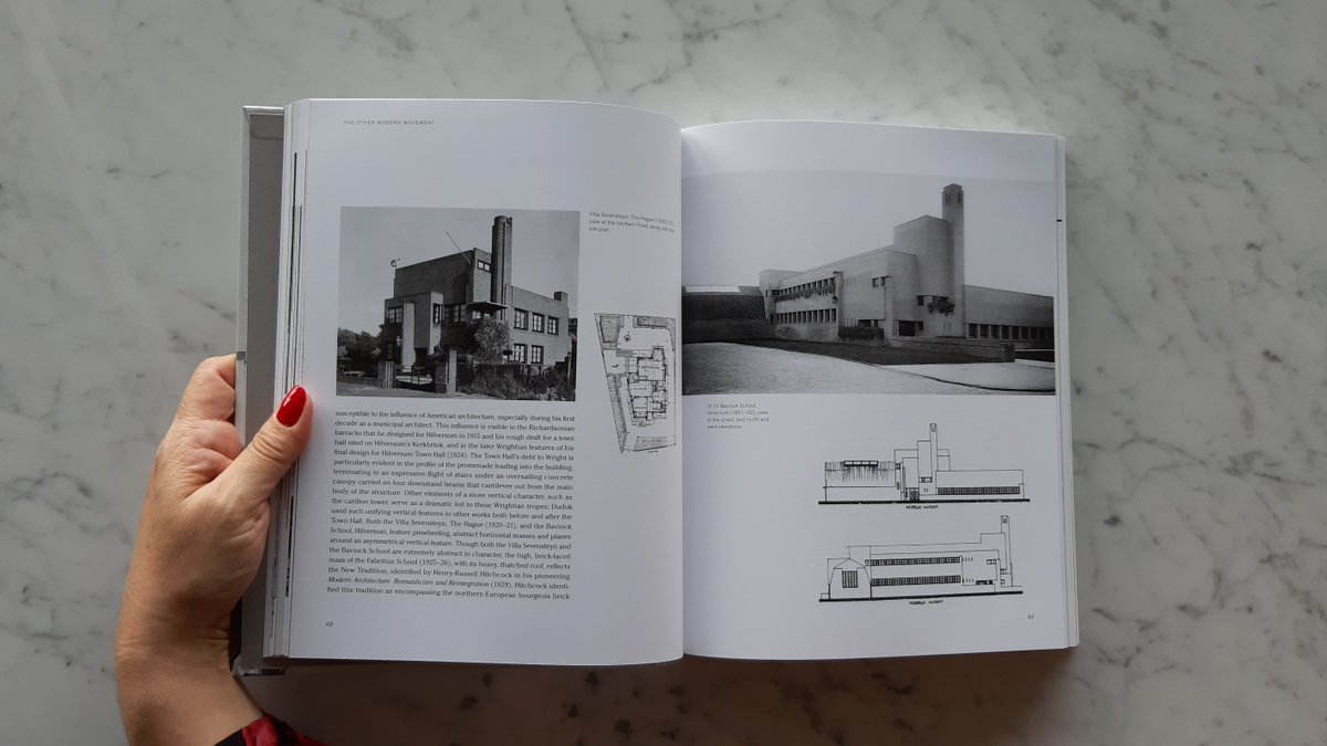 PodioMX's tweet photo. Martes de Libro: El otro movimiento moderno
Leer más 👉 https://t.co/aJNXujl8yc
#KennethFrampton #MartesdeLibro #arquitectura #libros #librosrecomendados #desdeelpodio https://t.co/cykxLcSRxK