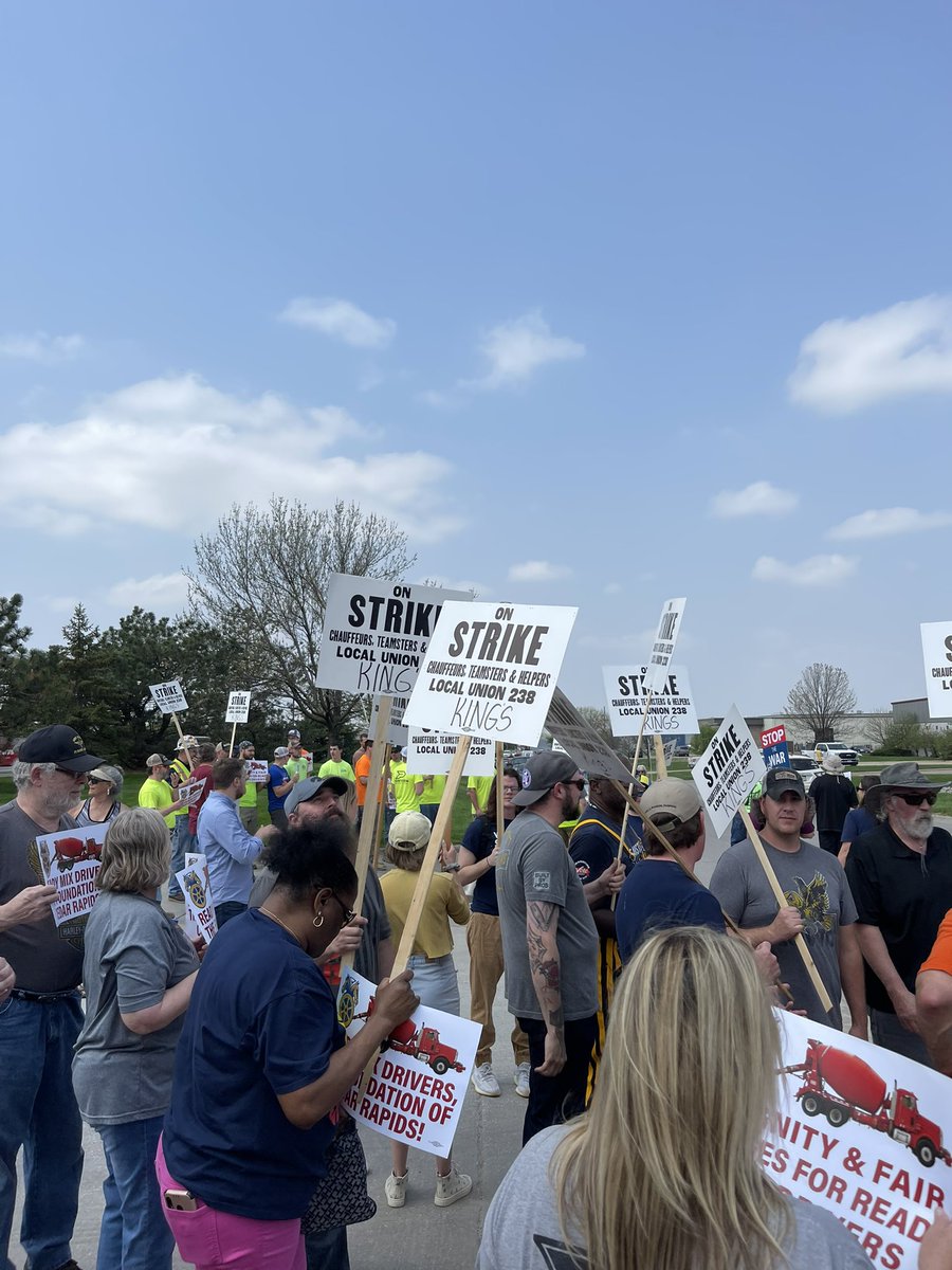 MDonahueforIA's tweet photo. Great rally today at King's Ready-Mix for @238Teamsters. Big turn out to support the cause. They want to get back to work-but they need a contract with a living wage.
I am a proud union member —and glad to spend my lunch with these hard working Iowans. #SupportUnions #VoteYourJob https://t.co/9XZMLMgwPy