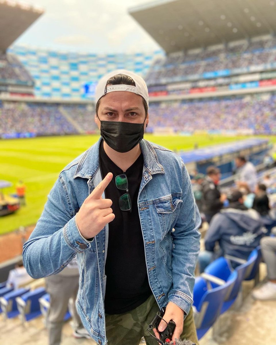 🇺🇦🦅🚨GIVEAWAY ÁGUILA🚨🦅🇺🇦

¡GANA UN PASE DOBLE para los 4tos de final de IDA #Puebla vs <a href="/ClubAmerica/">Club América</a> !
 
1⃣ Sígue a <a href="/calientesports/">Caliente Sports</a> y a <a href="/Paulalchile/">Paul al chile</a> 
2⃣ Dale 🔁 y❤️
3️⃣ Comenta este tuit con #MásAcciónMásDiversión y menciona a un amigo. 🔥

¡Se rifarán DOS pases dobles! 🚨2️⃣🔥