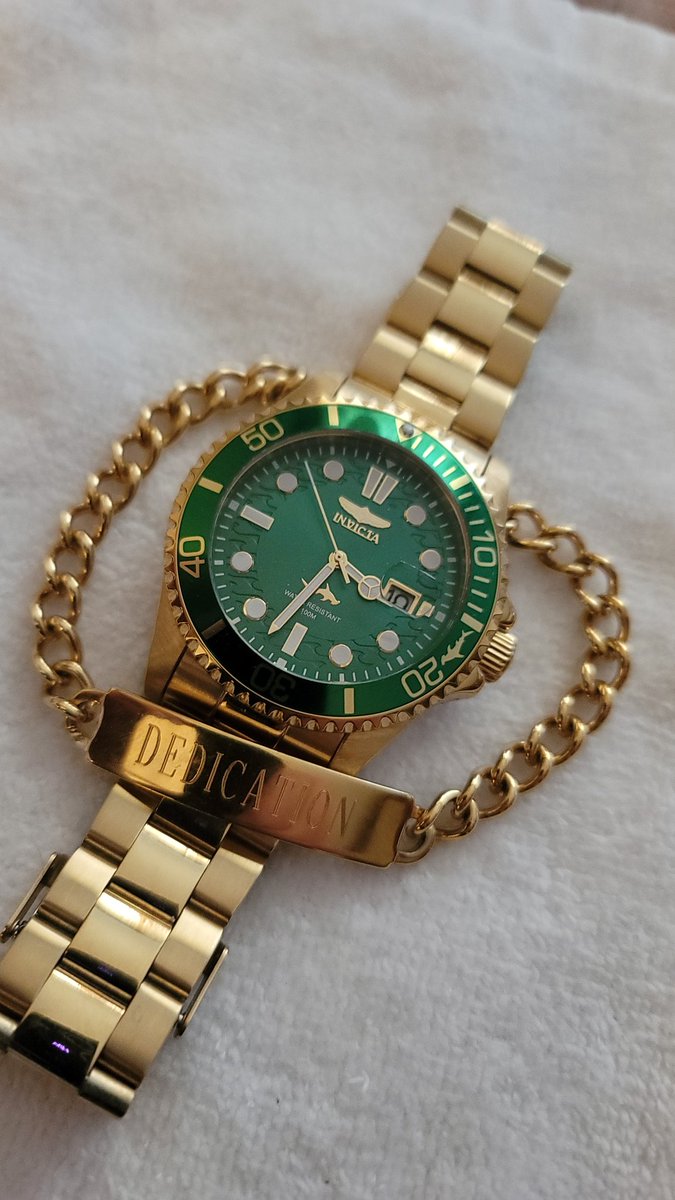 Dedication, to my own style and self confidence. Wearing jewelry makes me feel like a prince or a king. #speidel #gold #bracelet #invicta #luxury
