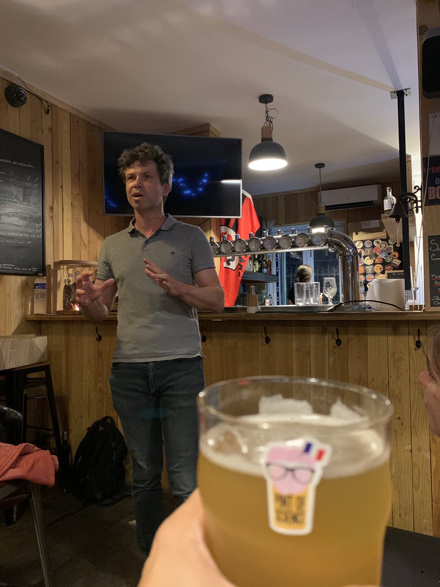 sophie_yvon's tweet photo. On accueille @rotundoneaddict de @EcoledePURPAN pour @pintofscienceFR qui nous parle des molécules olfactives du vin 🍷 ! 
Une dégustation arrive ! https://t.co/wbysT9z8we