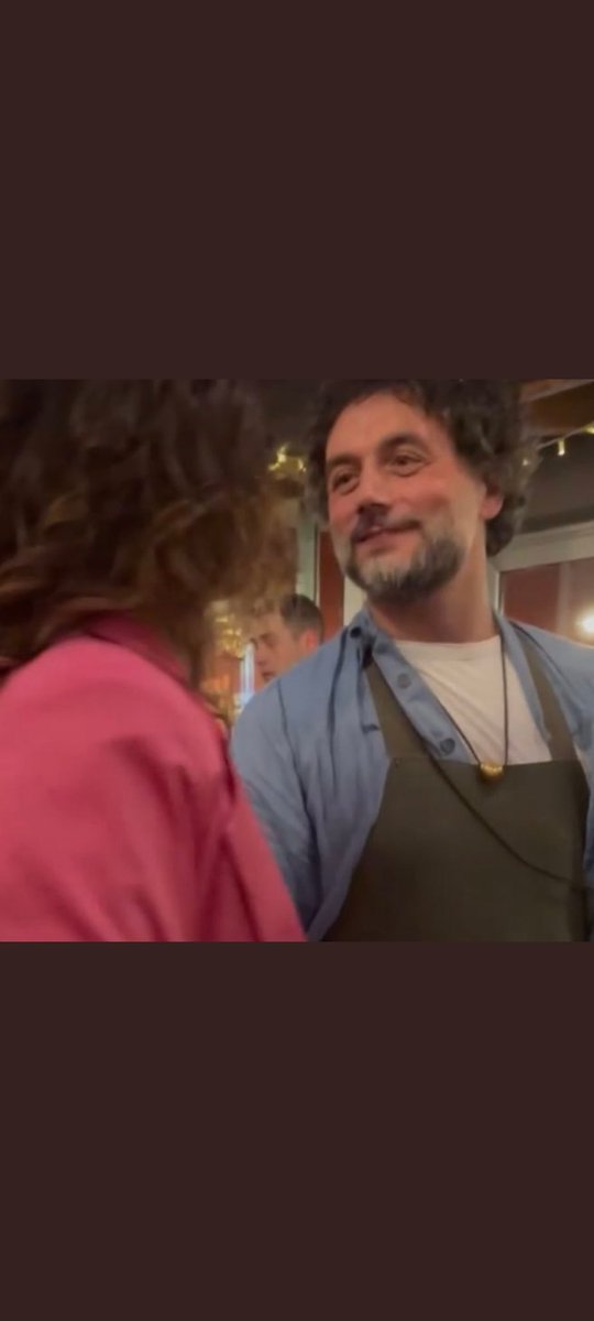 Chasing59148409's tweet photo. "E ricordiamoglielo al mondo chi eravamo e che potremmo ritornare!!!" 🥲😍🤩
#jerutimes #JERU https://t.co/QXyb1R5yhz