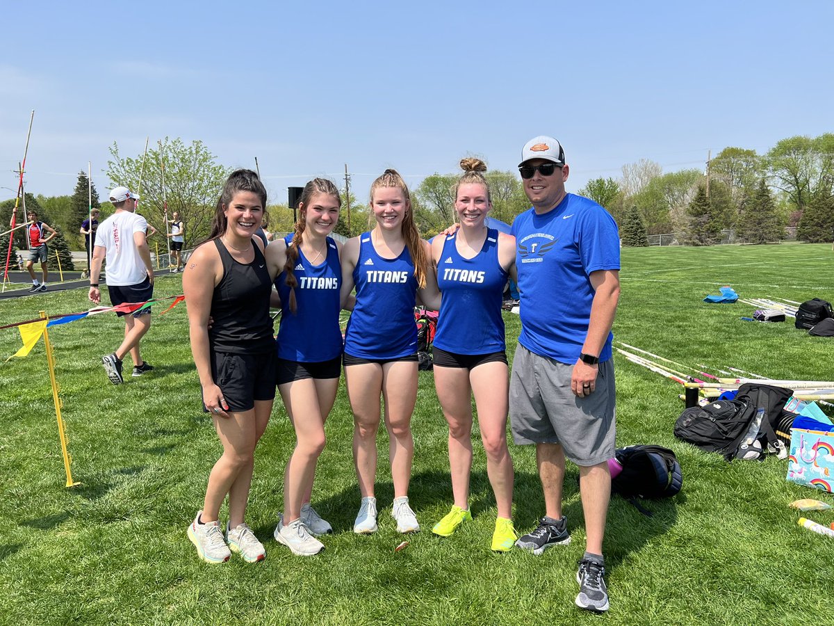southtitantrack's tweet photo. Maria had one really good look at 13-5 but came up short.  This crew spends a lot of time together, and it’s a team effort to get somebody over 13-0.

Congrats, Maria and the Vault Crew! 4th-best vault of all-time! https://t.co/lmbJ94Vp8m