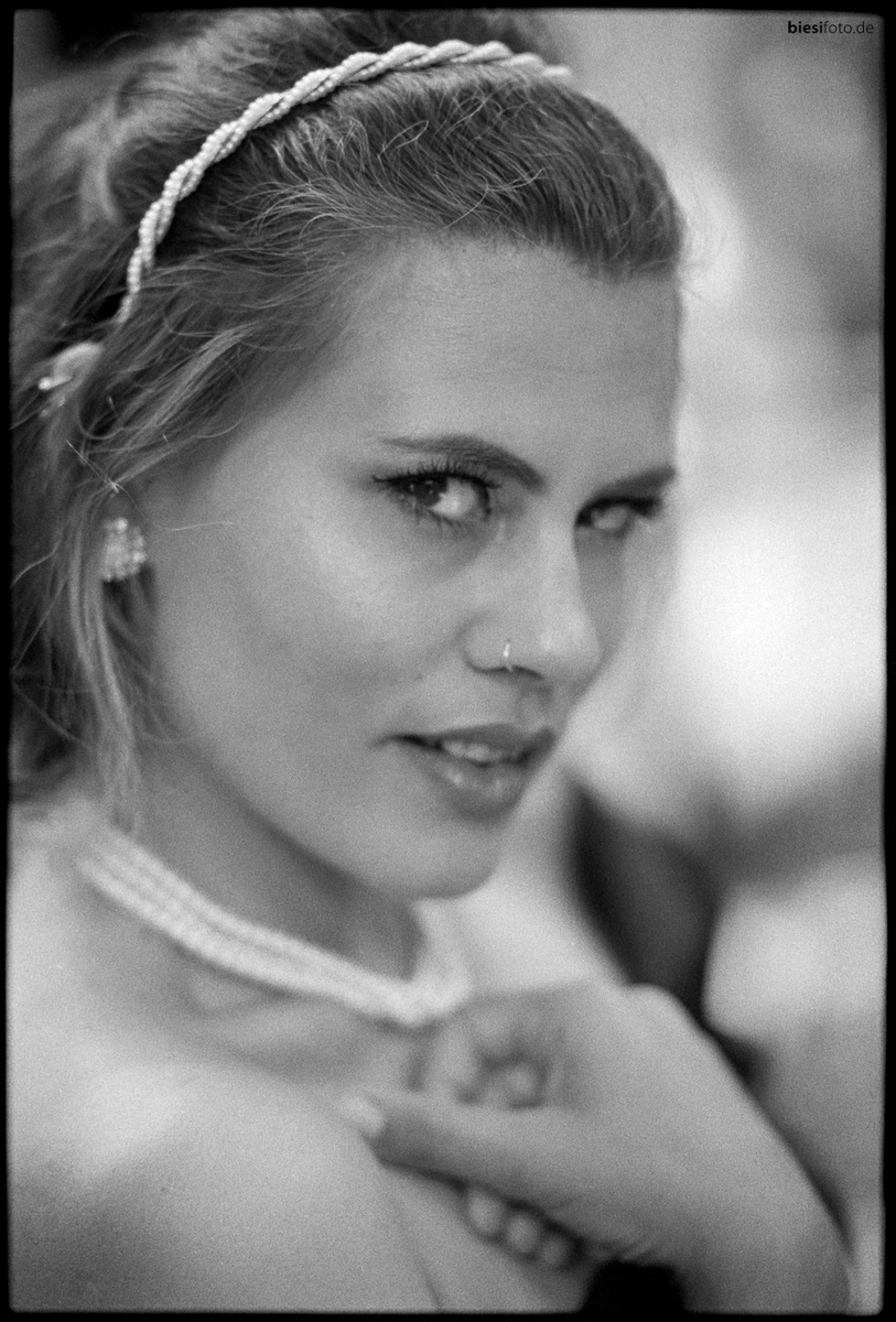 biesifoto's tweet photo. Last Friday, I shot amazing model @IsabelleBella7 on Kodak Tri-X 400 film #filmphotography #filmisnotdead https://t.co/HbtNUUMoEn