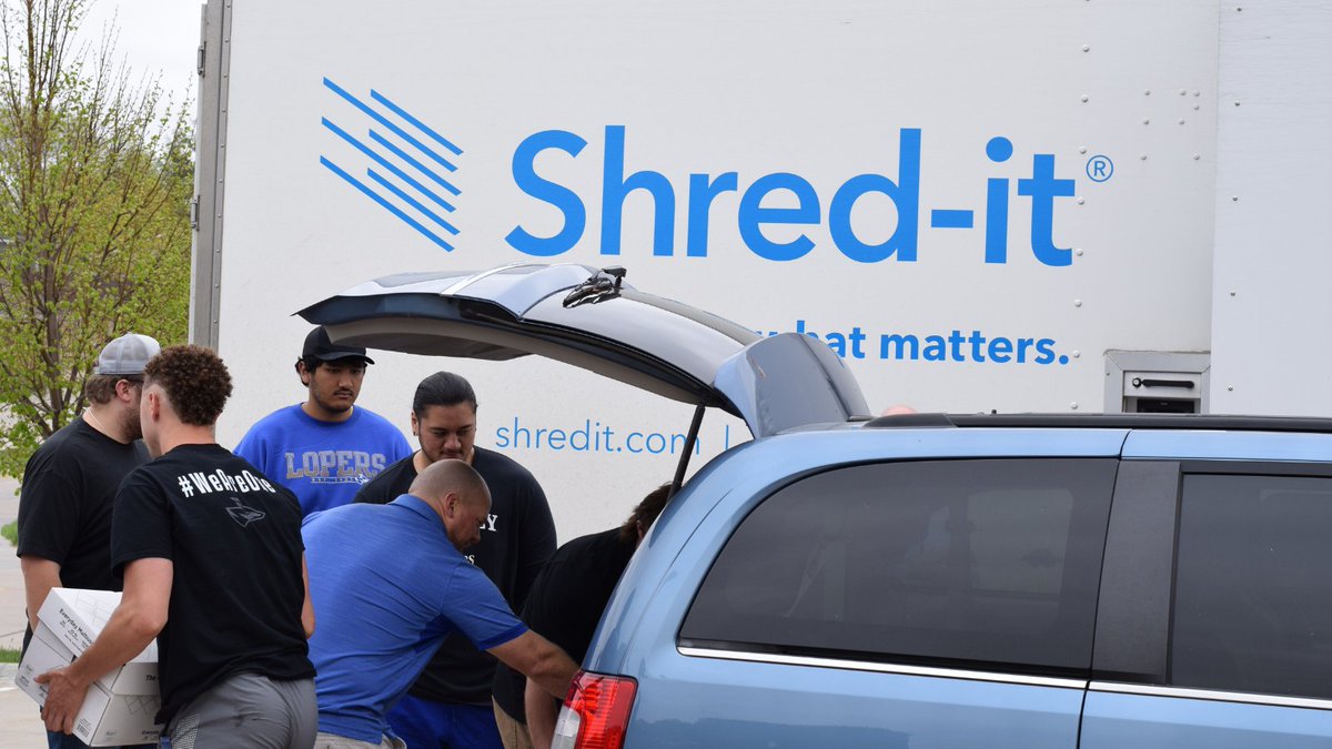 NebLandBank's tweet photo. Our annual shred day in Kearney was a success! We would like to thank the @UNK_Football for their help this year. Along with our $500 contribution, we were able to raise $871 for the UNK Football Team! #CommunityMinded #MemberFDIC #UNKFootball #Lopesupwewin https://t.co/cXNJfQkUSv
