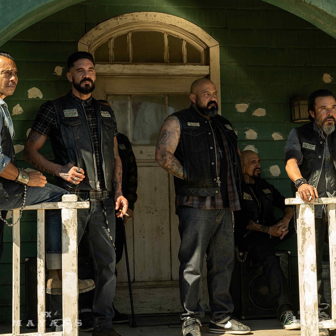 thereal_Rocco's tweet photo. Who watching tonight!? @MayansFX https://t.co/2Ss1MA2PQF
