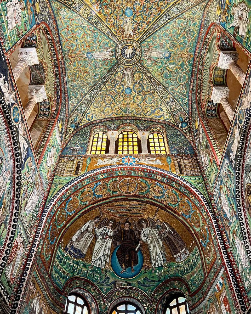 Now Ravenna, with its mosaics, stuccoes and marble statues of exceptional beauty is the torch bearer for #Eurovision, in a kaleidoscope of shapes and colors. Learn more here italia.it/en/ravenna-the…
📸 instagram @ morals955
#IlikeItaly <a href="/ERTourism/">inEmiliaRomagna</a>