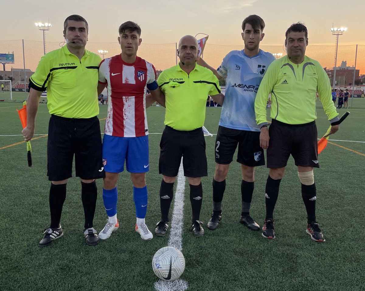 LUD_Oficial's tweet photo. ¡ꜱɪɢᴜᴇ ᴇʟ ꜰÚᴛʙᴏʟ ᴇɴ ᴍᴀᴅʀɪᴅ! 🇪🇸⚽️👌🏼

Ya se juegan tres amistosos más de las selecciones juveniles de la @LUD_Oficial 

#Sub18 B vs. Atlético de Madrid C
#Sub20 A vs. Atlético de Madrid B
#Sub20 B vs. Alcobendas CF 

¡Arriba, gurises!

#SomosLaLiga https://t.co/FaTmS4PrP7