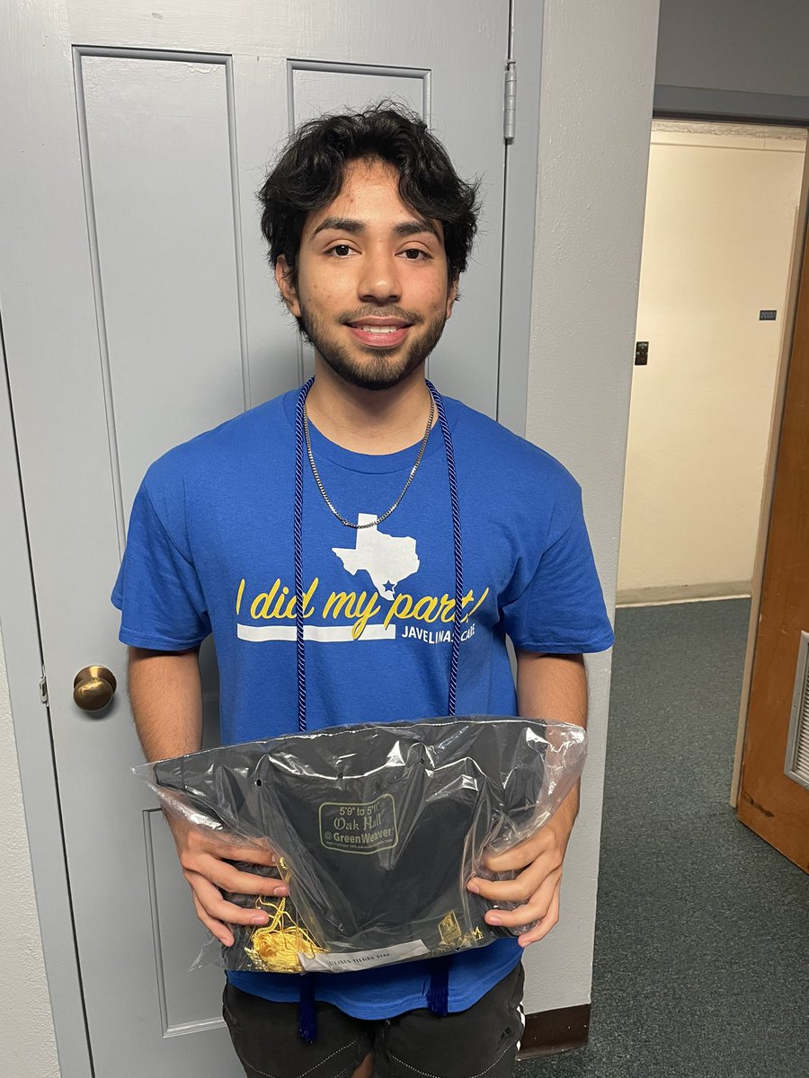 TAMUK_SSS's tweet photo. Graduation is this Friday! We are so excited for all our graduates! Congratulations! 
Ulises Tienda Diaz 
Major: Animal Science 
Houston, TX https://t.co/LSZxLYTFv8