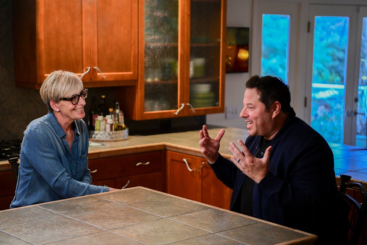 greggrunberg's tweet photo. Join me as I help Leslie, a creative soul and caregiver to a daughter with #epilepsy, learn to move herself up from the bottom of her priority list in #TheCareGiverSeries. Watch episode 1 here: https://t.co/z4aKmPR87q #sponsored by @JazzPharma https://t.co/SHCwPeC748