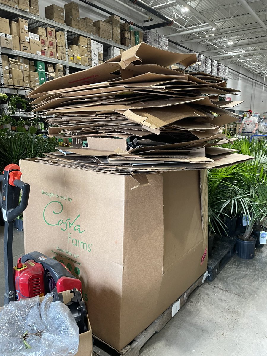 Lowes_1882's tweet photo. Prepping the chemical wall for great weather! #cardboardchallenge #region18 @KovacikSteve @Anthony_Battle1 @TagliarinoRick https://t.co/AmHoUflSko