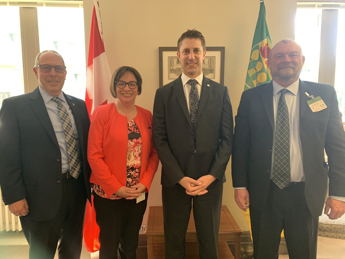 mca_sask's tweet photo. Thank you @MichaelKramSK for taking the time today to meet with us to discuss the mechanical trades and net zero buildings today. https://t.co/u8J9LFfHPQ