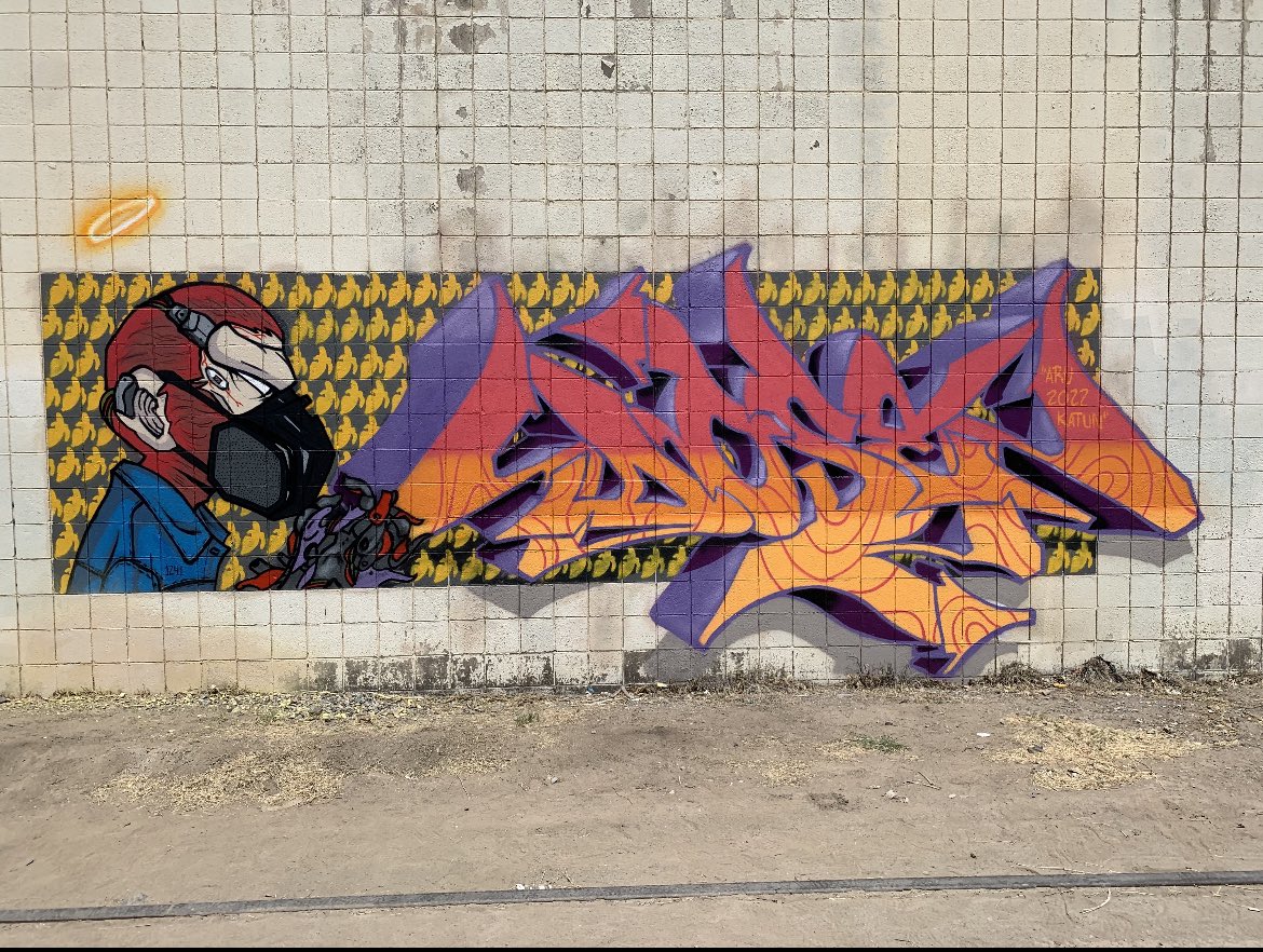 crypthor79's tweet photo. @ApesRus_io @KatunVisual #nft #graffiti #streetart look at this mural from our ARU homie o7_daniel!! He put that one out for the mural competition thats still going on!!! Check the video on insta, simply amazing!! 🔥🔥 https://t.co/kxBRtTXbG6 https://t.co/Cbd0oUwG1s