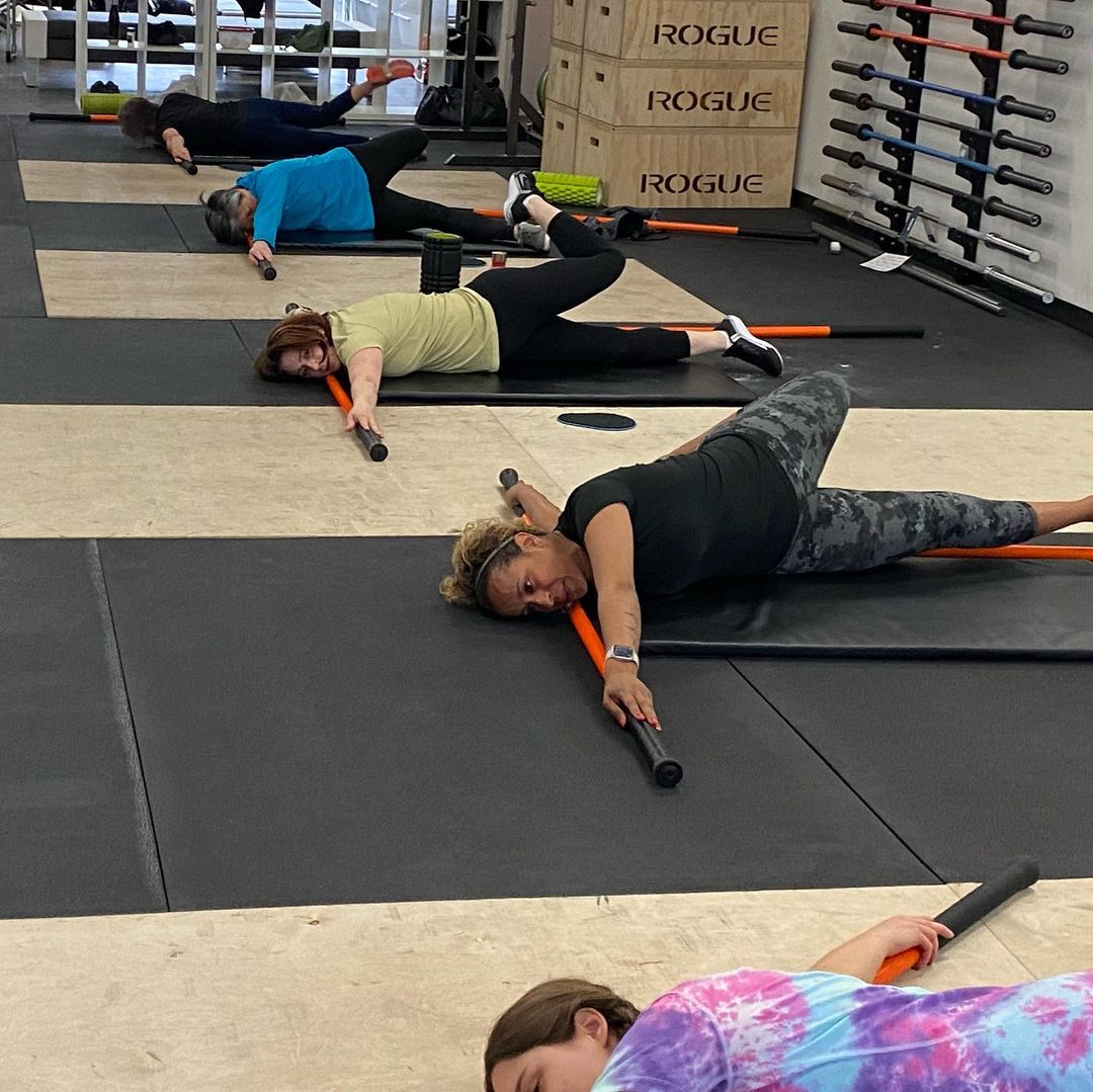 StickMobility's tweet photo. Stick Mobility classes at Gravity Laboratory (IG: gravitysc) in Port Moody, BC 🥢
#StickMobility #flexibilitytraining #thoracicmobility #coreworkout #hipmobility #shouldermobility #portmoody #bcfitness #vancouverfitness https://t.co/mBuotkS0F0
