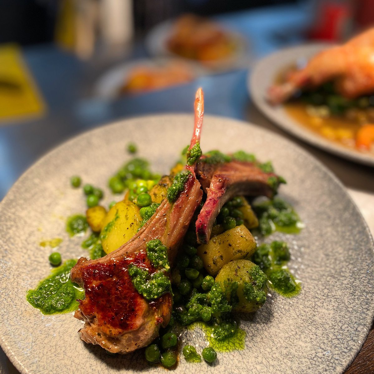 ShaftesburyPub's tweet photo. Kent lamb cutlets, wild garlic pesto, mids and peas - perfect meal to enjoy with a glass of Finca La Colonia Malbec! 😍
-
-
-
#perfect #food #foodie #foodlover #lambcutlets #yummy #delicious #wine #winelover #winepairing #richmond #richmondpubs #youngs #youngspubs https://t.co/rxerzyEU0O