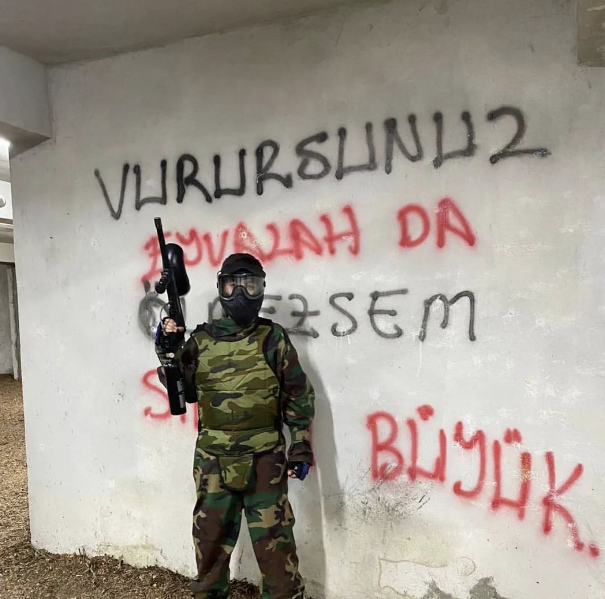 BitlisFinal's tweet photo. 8.sınıf öğrencilerimiz LGS öncesi moral ve motivasyon için paintball da stres attılar.
#finalegitim #paintball #bitlis https://t.co/8tcotgFdJD