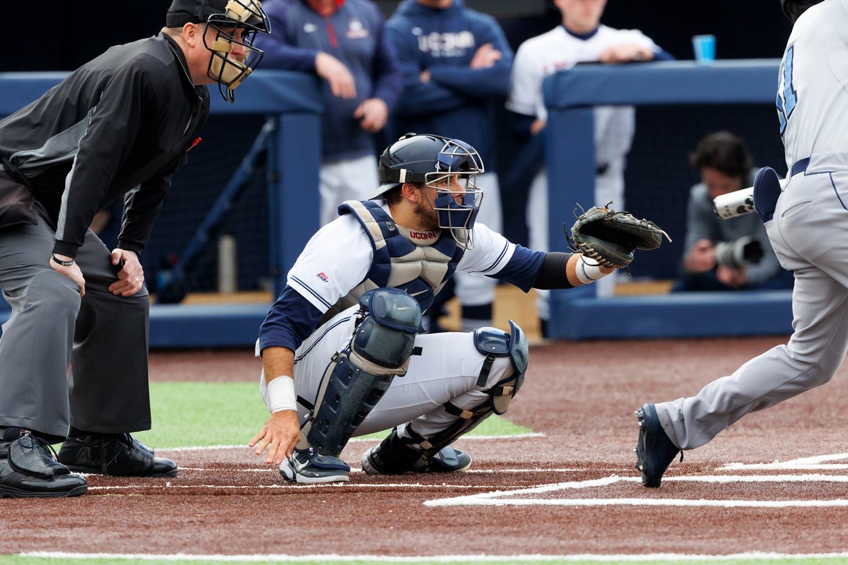 Matt Donlan has been added to the Buster Posey Watch List, awarded to the best catcher in the country! #HookC
