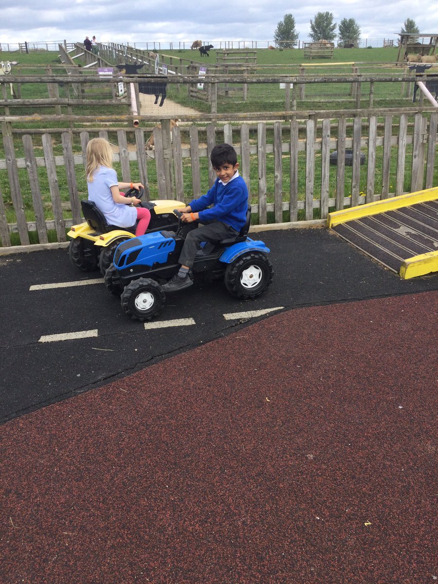 gfprimarycov's tweet image. Reception thoroughly enjoyed their trip to Hatton Farm today. We have fed the animals, been on a tractor ride and had fun on the soft play. We will all sleep well tonight! ☀️🐮🐷🐔 #GFReception #funonthefarm