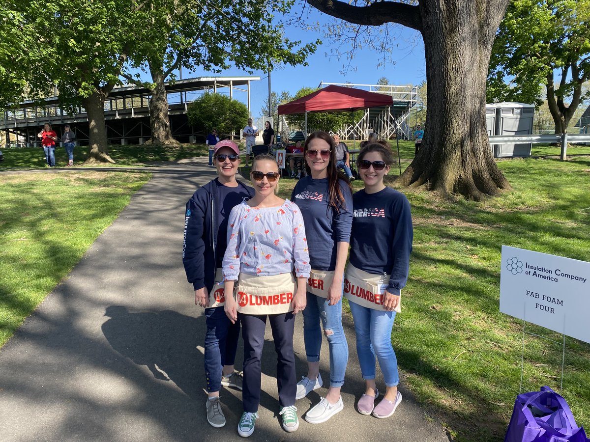 InsulationCorp's tweet photo. Our Fab Foam Four had a blast at Habitat Lehigh Valley's She Nailed It event yesterday! We love supporting such a wonderful cause! 🔨💪😄

#shenailedit #habitatforhumanity https://t.co/mCGrwbEOpS