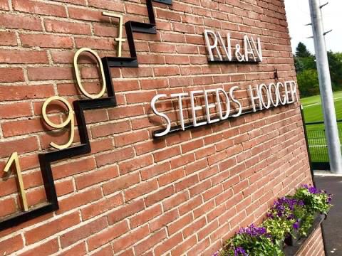 ⚫️⚪️ 10 mei 1907 - op de kop af 115 - en een bruisende toekomst voor ons. Niks opsplitsen en opheffen maar nog 115 jaar erbij. Steeds Hoogerianen: Gefeliciteerd 🎉🍺