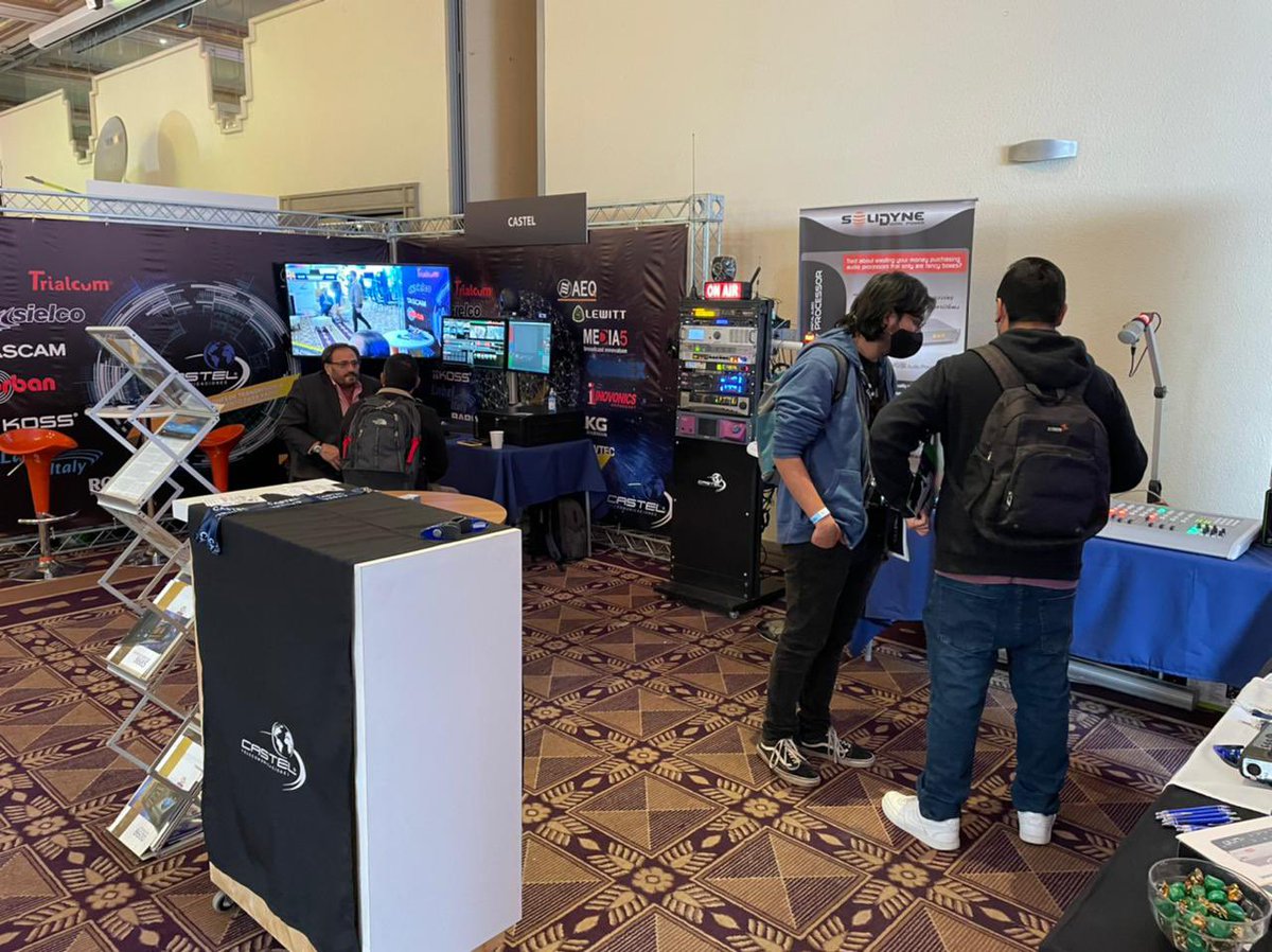 CastelBroadcast's tweet photo. Ya estamos esperándolos en @tecomtelchile en Hotel Mandarín Oriental (ex Hyatt). Tenemos en muestra lo mejor en tecnología de las mejores marcas del mercado para el radiodifusor de hoy #Castel #Tecomtel #Broadcast https://t.co/ud1QiZRTKI